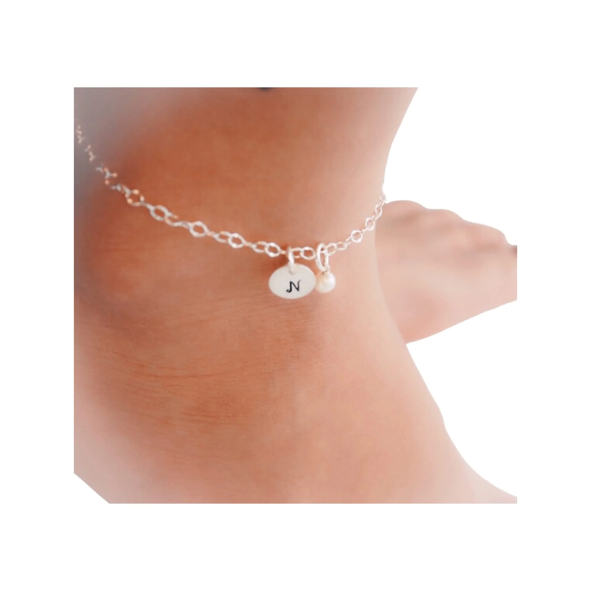 Choosing the Right Personalized Anklet: A Guide to Birthstones and Initials