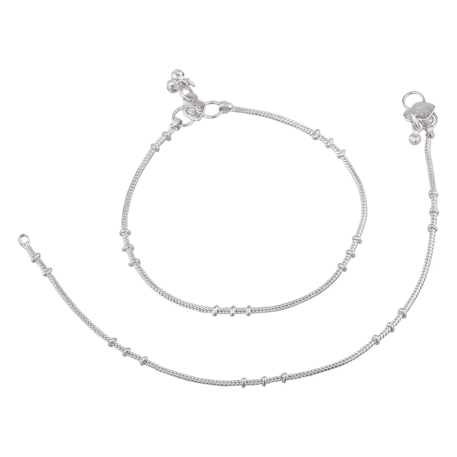 Choosing the Right Anklet: A Guide to Efulgenz Oxidized Indian Silver Tone Anklets