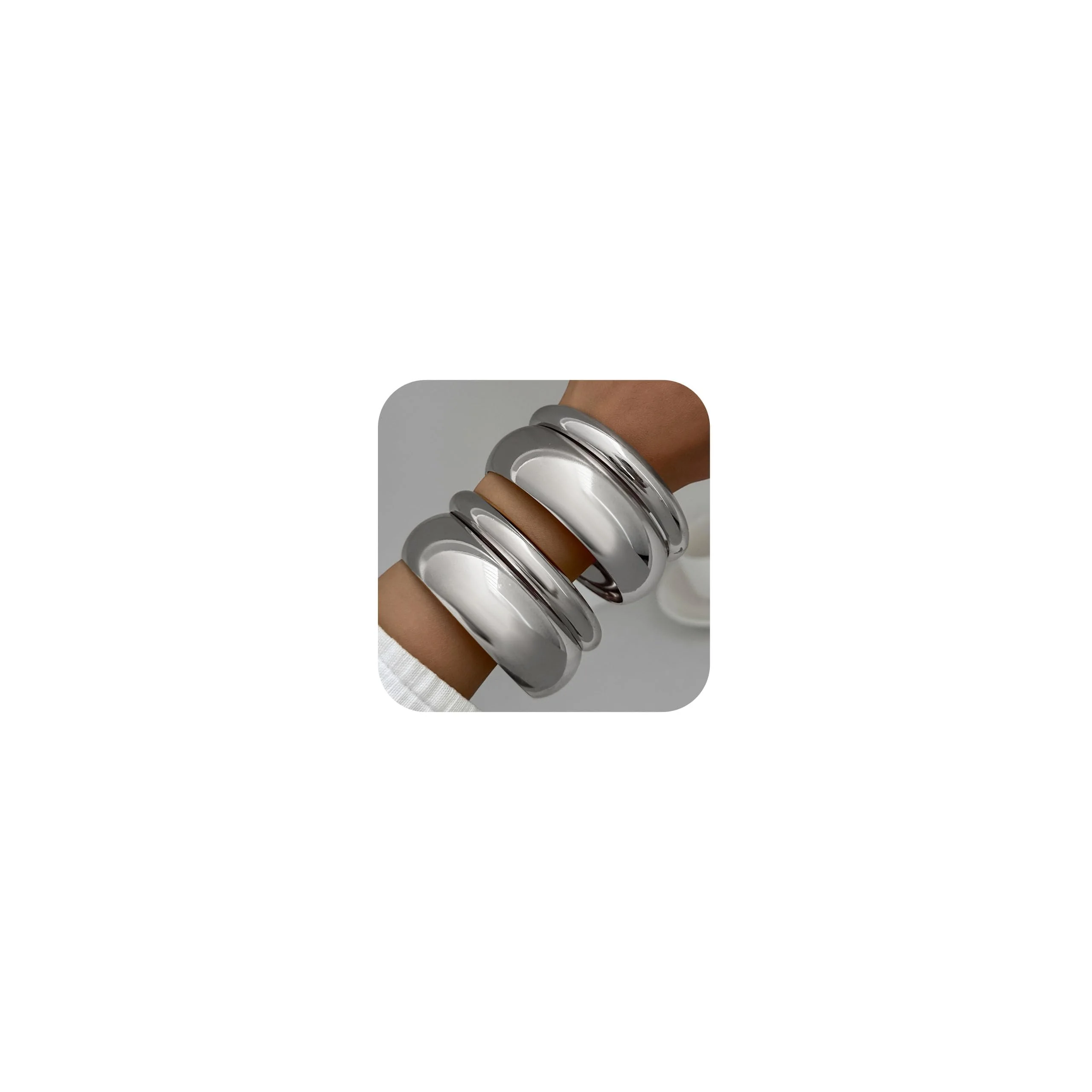 Choosing the Right Chunky Gold Bangle Bracelet
